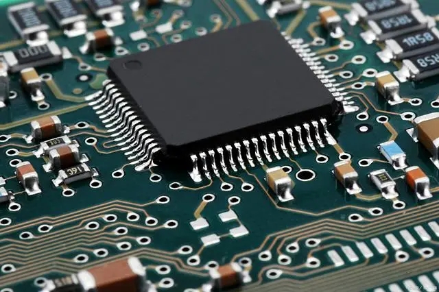 收購賽靈思現(xiàn)場可編程門陣列、意法半導(dǎo)體微控制器 MCU、德州儀器時(shí)鐘發(fā)生器