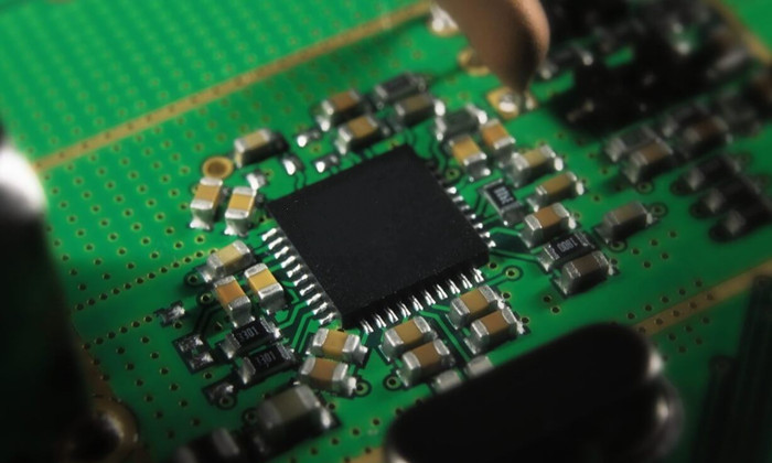收購—RENESAS—模擬產(chǎn)品：電力線通信 (PLC)、放大器、開關(guān)和多路復(fù)用器